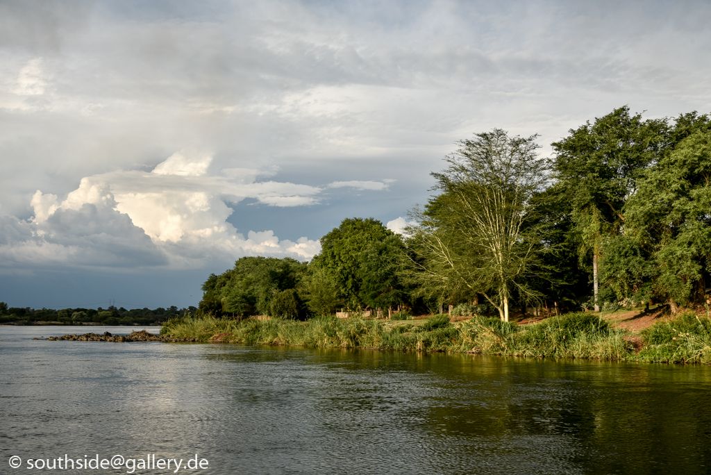Okawango River und Popa Falls